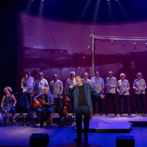 Slvie 01 - Spectacle Grand R "Tous les marins sont des chanteurs"